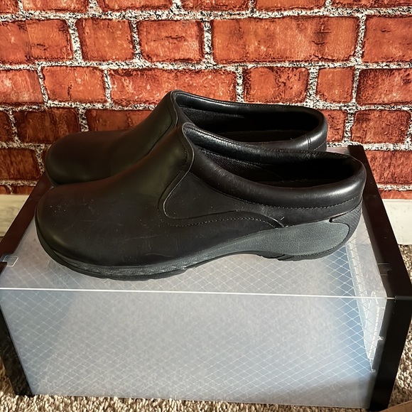 Merrell Clogs - Picture 2 of 2